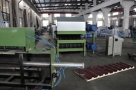 0.3-0.8 milímetros galvanizaron la cadena de producción de acero del panel de bocadillo de la PU sistema de enfriamiento automático